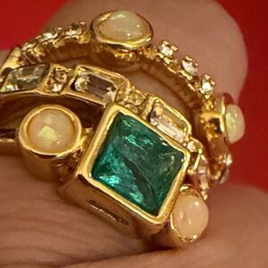 NWOT Goldtone 3-Piece Ring Set with Diamond Like Accents and Green Stone